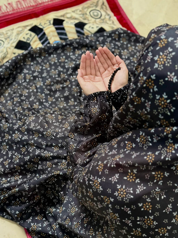 NAMAZ CHADDAR - GRACE IN PRAYER