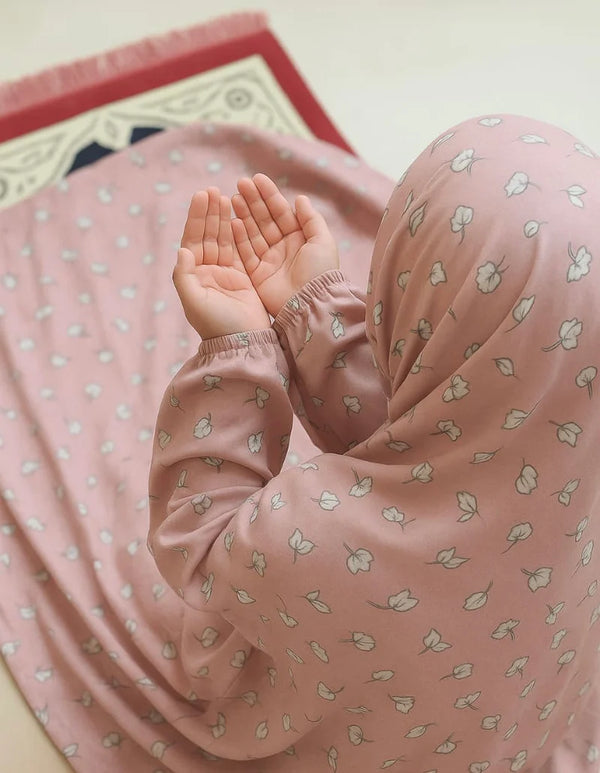 NAMAZ CHADDAR - GRACE IN PRAYER